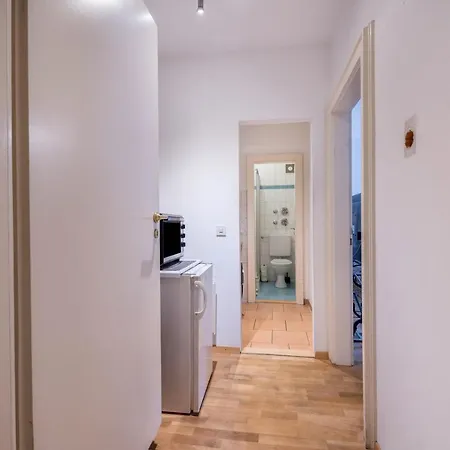 Apartment 2 Stock Ostengasse 13 *